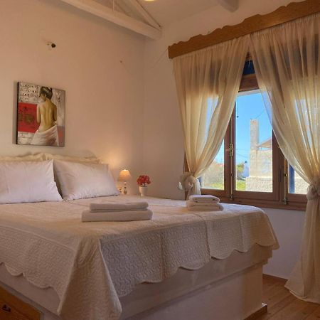Nikita'S Apartment, With Seaview คาลามากิ ภายนอก รูปภาพ