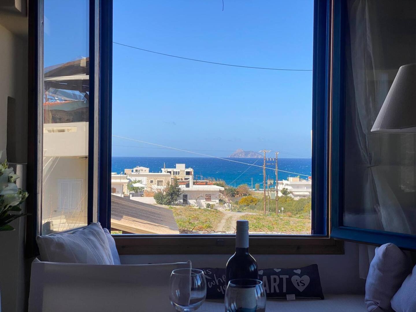 Nikita'S Apartment, With Seaview คาลามากิ ภายนอก รูปภาพ