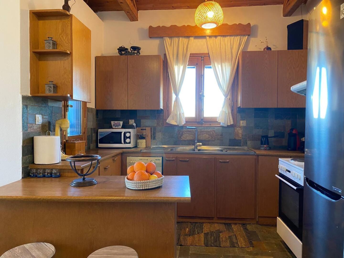 Nikita'S Apartment, With Seaview คาลามากิ ภายนอก รูปภาพ
