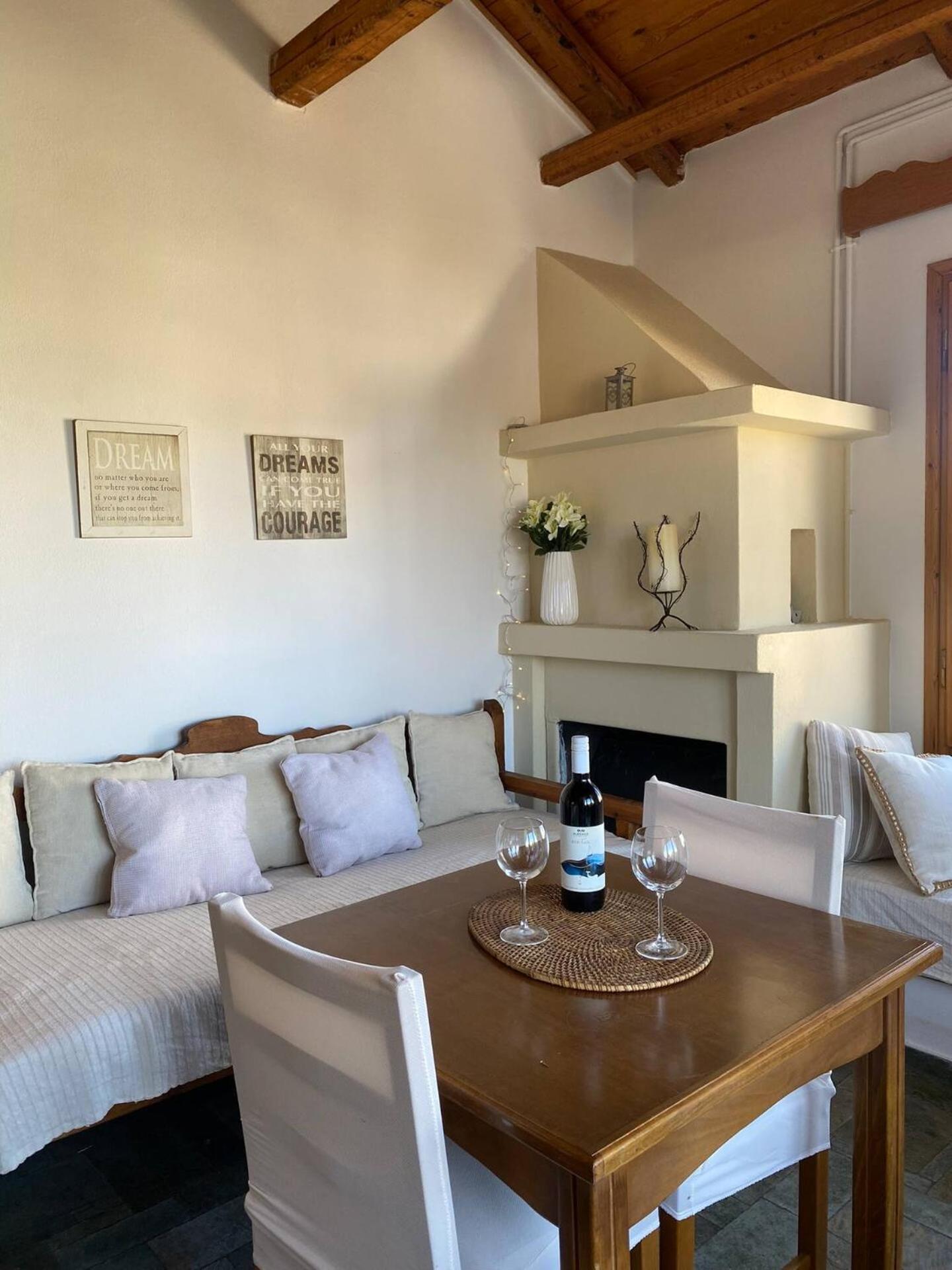 Nikita'S Apartment, With Seaview คาลามากิ ภายนอก รูปภาพ
